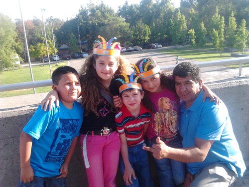 mucho humor ,inteligente me encanta la musica y sacarme fotos.......me encuentro una persona linda y simpatica......