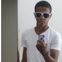 Senhor, eu nasci pra ti chamar de Deus
Eu nasci pra te chamar de pai
E andar do seu lado.....
