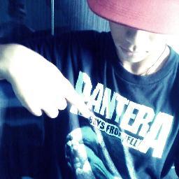 engraçado,meio doido,adrenalina,sangue,skate,namorando,meus bréstis,rock,principalmente avenged sevenfold...