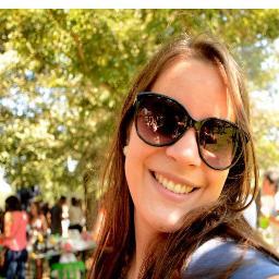 Escritora de vocación. Amante del cine, la música,los viajes y la literatura.