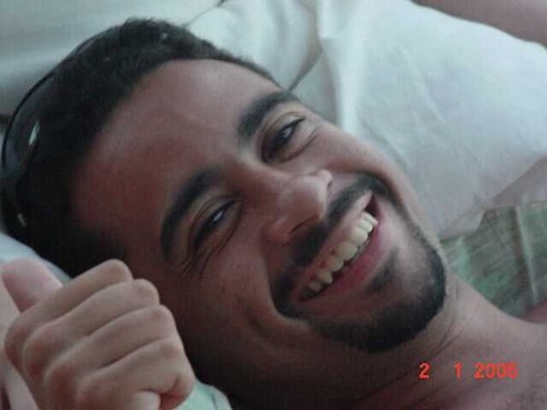 Consagrado, psicólogo e apaixonado por arte com pizza de calabreza!