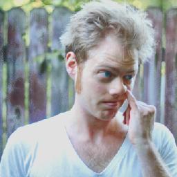 Justin Ellison is a musician.  Unlike most in Nashville.  He also likes pizza rolls.