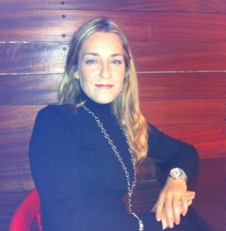 Malagueña . 34 años . Licenciada en Económicas .
