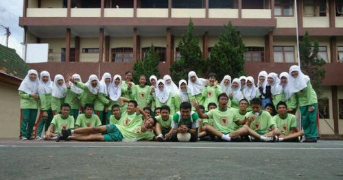 Lucky we are X five of satas | Official acc twitter of X5 SMAN 1 TASIKMALAYA 2011/2012