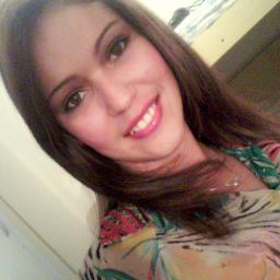 está escrito assim: eu nasci pra você , você nasceu pra mim .. e isso só Deus pode mudar ! *-* @LucasLincolnmc eu amo você ! s2