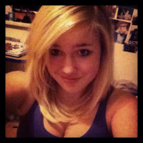 I'm 15. I'm from Austria. I Love to listen to music. I can't live without music. Music is everything for me! *-* Please follow me! «3