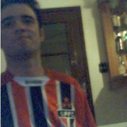 RodrigoMinduim's profile picture. tão infeliz que acabou trocando a terra pelo ar.