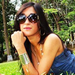 VENEZOLANA.. Estudiante de Ing. en Informática.. Apasionada por la Vida, Perseverante y constante!! Amante de los valores y la familia..!!