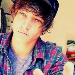 If you like Abs.. the Vine.. and just adore guys.. then Follow us!(:  WE FOLLOW BACK!(:
*FOLLOW* ッ
