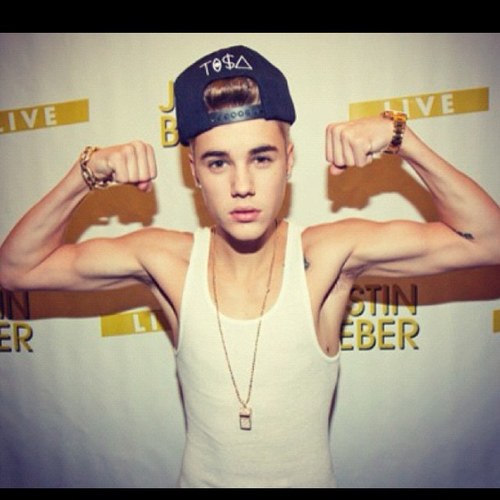 16 year old girl.
belieber since 2009.
i love justin so fkn much.
i dunno what i would do without him.
#neversaynever #believe #muchlove