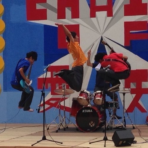 OOR,banbi,ELLEなどバンド大好きです(((o(*ﾟ▽ﾟ*)o))) ギターやってます(^-^)/ 音楽の趣味があいそうな人フォローおねがいします‼
