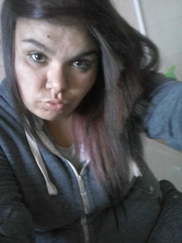 follow me and ill follow back(: