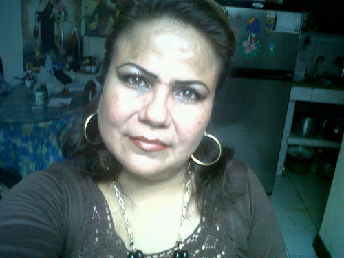 Me considero una persona sencilla, honesta, trabajadora, leal, muy buena amiga y muy romantica. Amante de las cosas sencillas como la naturaleza, el mar, etc