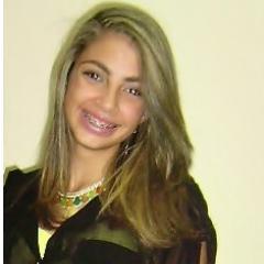 18 anos , geminiana , sem cash e sem nada a oferecer .
