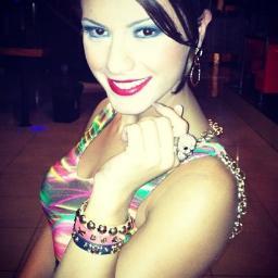 Reviro  suas fotos e me bate um medo i a incerta será que um dia eu vo te ver ? Tda noite peço pra uma estrela me guiar até vc !!!  FC dedicado á @PanicatBabi.