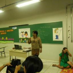 MORENA CLARA, OLHOS VERDES, ESTUDIOSA, CURSANDO PEDAGOGIA, SOLTEIRA, AMÁVEL EM BUSCA DA FELICIDADE