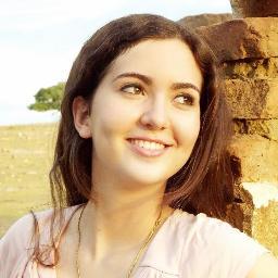 Cristã, geek, técnica em informática pelo IFRN e estudante de letras (português-francês) na UFCG. Levemente paradoxal de vez em quando.