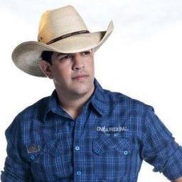 ai serio naum tem como por aki apaixonada por fernando e sorocaba alias os dois são otimos mais prefiro o grandão sorocaba logico amoooooooooooo..