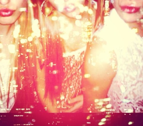 bitches4lyf's profile picture. For all the typical single bitches out there who hate boys and love getting white girl wasted