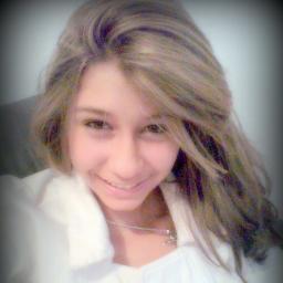 - escorpiana, louca, engraçada, bipolar, apaixonada, corinthiana, namorada do @CanalhaVitor_ ♥