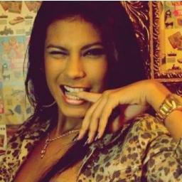 Viviane Queiroz (Mc Pocahontas) você é minha vida, minha razão de viver.. Teamo.