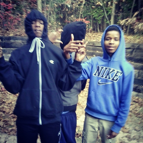 #YWG #Crip Follow My Brother @THEKID_THUGGING && Follow My Bae @Love_Mia_Tweets 3 11/23/12 #Free Trey & Jr