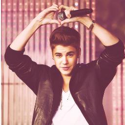 Belieber y recientemente Directioner!
#BELIEVE #TakeMeHome 
Estoy acá para apoyarlos, y no veo la rivalidad entre #Beliebers y  #Directioners