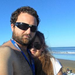 Amante del Heavy metal y de la tortilla a la española, Abogado y Enfermero de profesión, un Filosofo de barrio, soltero pero profundamente enamorado de YQ...