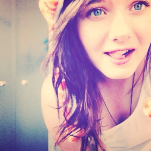 James 19/9,Lala 8/10,Jai 23/9 Beau 15/10 Luke 24/10 follow :)cody simpson also follows 9/10      my idols are five beautiful boys-janoskians.