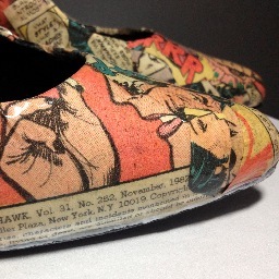 handmade recycled reconstructed vintage designs + photography. musings on art, science, city life and possibly sports. with an occasional liberal bias.
