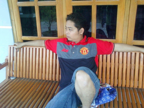 Someone say's to me: i'm very handsome,lovely,and funny