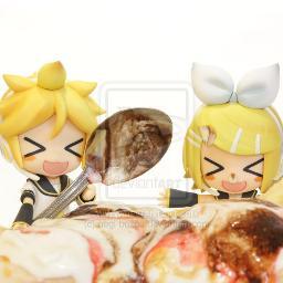 rin_len301's profile picture. like my page on facebook:
http://t.co/TKF3T7IY