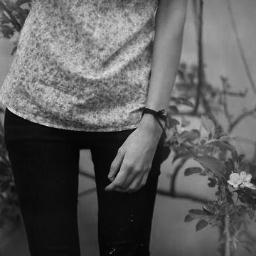 i love the pain cutting brings,and i just want to be normal..