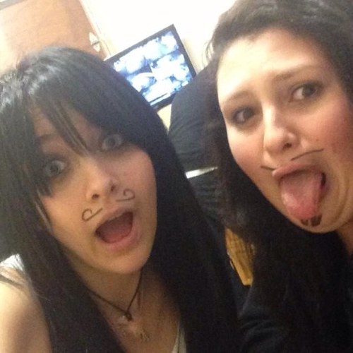 teambreezyrokks's profile picture. Paris Jackson 2nd Official Twitter Page 
1st Official Twitter Account is @ParisJackson
Love all of my fans. You are my life. Merry Christmas!!