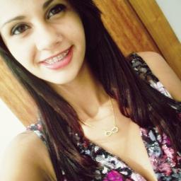 zebriwnha's profile picture. ~ Sou o tipo bióloga e veterinária doida rs,que a cada estudo,tese e pesquisa,vejo a mão de Deus,o criador do universo !  ~