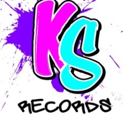 Im artist/ceo of the worlds #1 indy label Holdem High Ent. For bookng & features contact Curt @ chickdaboss@gmail.com LIKE me @ http://t.co/pg0kyiYg