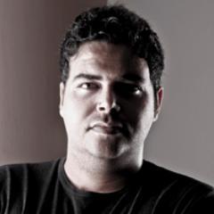 Comunicador - Sou um cara apaixonado por Música, silêncio, família, Pink floyd ,cães, desenho e humor!!!