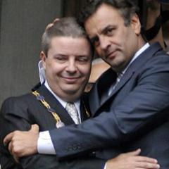 Vovô Tancredo é apenas uma fotografia na parede.
Mas como dói.