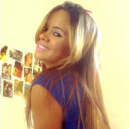 Eu sou phoda!Twitando o tempo todo,fiko feliz por isso:o twitter pode-se personalizar e não tem perigo de fazerem muitos fakes!;p
pq ñ me segue logo?Kiss