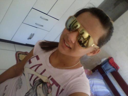eu só incomodo os fraco,porque os FORTES andam comigo``!!