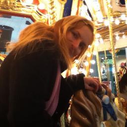 Finnish San Franciscan Demi lesbian femme artist who lives in the South, loves animals, all forms of art, and women!
