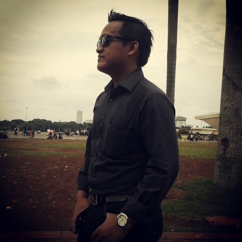 Markotok's profile picture. Ganti status yg usang dan gk penting