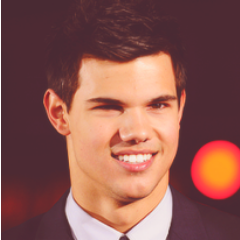 Twitter dedicado ao Ator mais lindo do mundo: Taylor Lautner, sigo todos de volta. Curte a gente no facebook: http://t.co/yhJ9zg58. 
Obrigada ! ADM: Ju