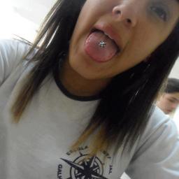 Não ligo que me olhem da cabeça aos pés..porque nunca farão minha cabeça e nunca chegarão aos meus pés ♪