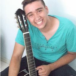 Sou muito mais que essas letras, frases e fotos que falam sobre mim. Sou as minhas atitudes...