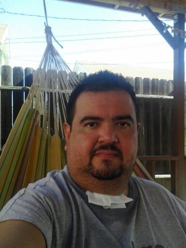 Guapo, sencillo, amigable, carismatico y Humilde