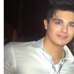Ele tem a voz mais bonita do mundo,os olhos mais doces, o sorriso mais verdadeiro, o abraço mais desejado e um nome de anjo,que combina com tudo @luansantana ♥.