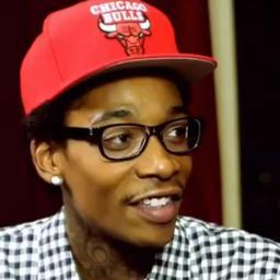 Viciado em @RealWizKhalifa.