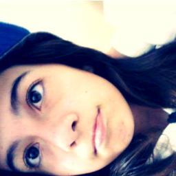 Sou uma menina simples, dificil de desvendar...

Tenho muitos segredos...

que nem eu sei adivinhar... :)
