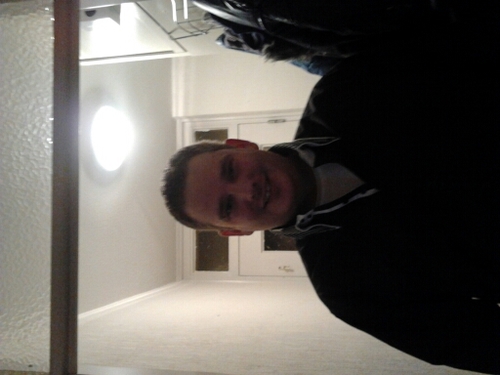 zzper in de bouw/getrouwd met Marlie de jong/ vader van Twan en lucas